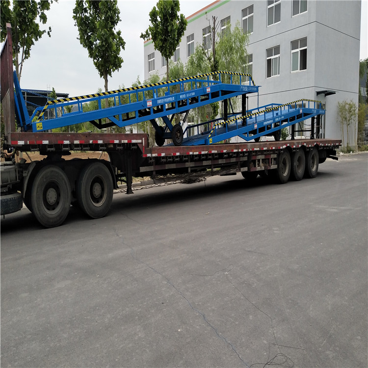 移動登車橋發貨中 移動登車橋發貨中